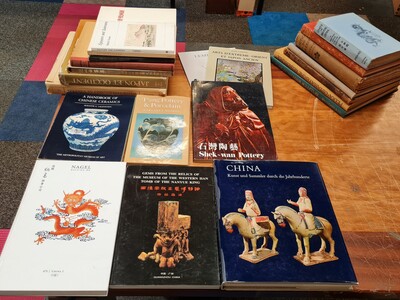 China/Japan - Lot met 22 diverse publicaties m.b.t. Oosterse kunst