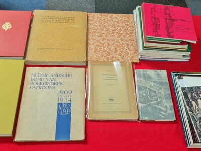 Boekbinden en Boekbanden - Lot met 29 boeken en publicaties