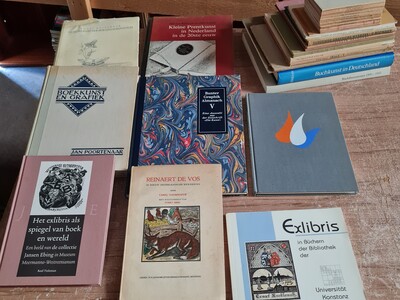 Boeken - Lot met 33 boeken en publicaties m.b.t. ex-libris/klein grafiek en boek illustraties.