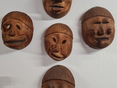 Etnografica - Lot met 5 hout gesneden maskers - Afrika