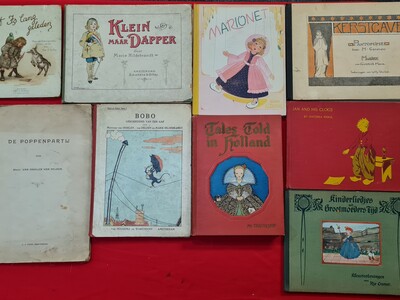 Kinderboeken: Lot met 9 diverse geïllustreerde kinderprentenboeken, veelal geïllustreerd in kleurenlithografie