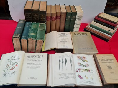 Naturalia- Lot met 31 Antiquarische boeken