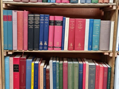 Naslagbibliotheek van een antiquaar - 85 banden